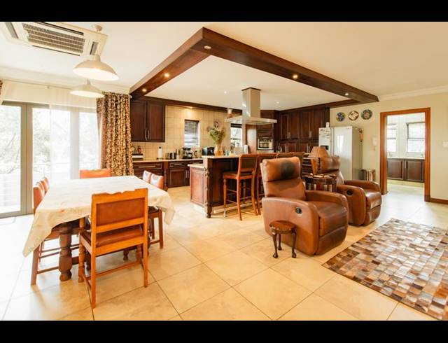 4 BEDROOM HOUSE FOR SALE IN COPPERLEAF ESTATE